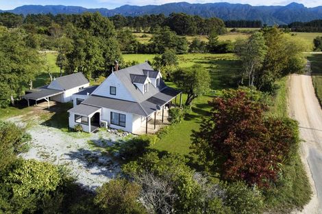 Photo of property in 2073 Takaka-collingwood Highway, Milnthorpe, Collingwood, 7073