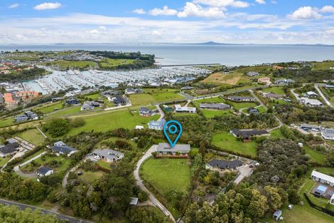 Photo of property in 35 Hobbs Road, Matakatia, Whangaparaoa, 0930