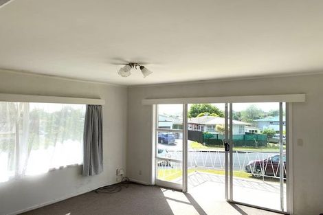 Photo of property in 2/1 Hatherlow Street, Glenfield, Auckland, 0629