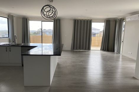 Photo of property in 12 Te Aramanu Crescent, Papakura, 2110