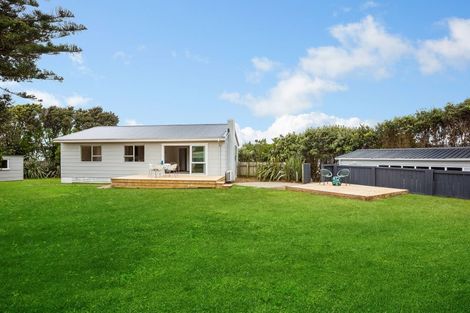 Photo of property in 4 Taupiri Crescent, Titahi Bay, Porirua, 5022