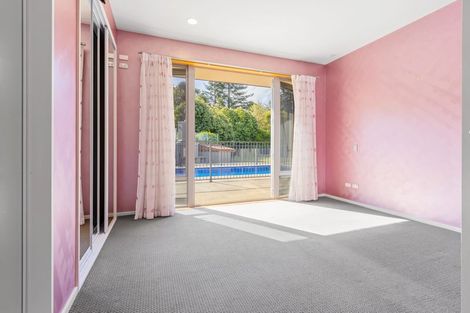 Photo of property in 5 Cameron Drive, Acacia Bay, Taupo, 3385