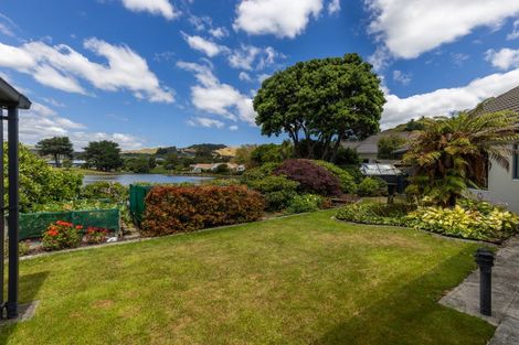 Photo of property in 6 Mariners Way, Whitby, Porirua, 5024