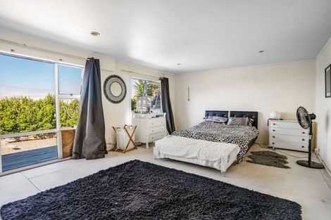 Photo of property in 2856 South Head Road, South Head, Helensville, 0874