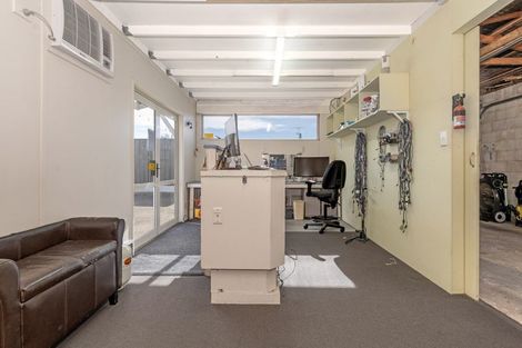 Photo of property in 300 Aberdeen Road, Gisborne, 4010