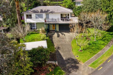 Photo of property in 15 Robbies Road, Shelly Park, Auckland, 2014