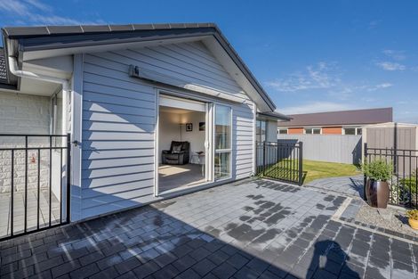 Photo of property in 13 Saint Vincent Way, Waikanae, 5036
