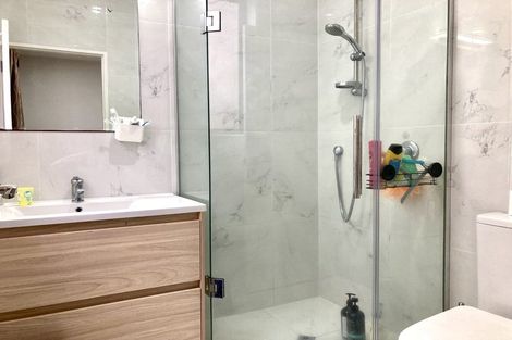 Photo of property in 73 Sturges Road, Henderson, Auckland, 0612