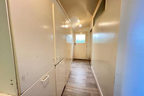 Photo of property in 9 Hungerford Road, Lyall Bay, Wellington, 6022