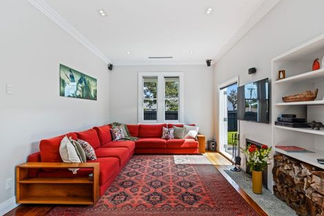 Photo of property in 25 Mahara Avenue, Manapouri, 9679