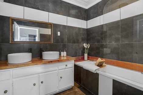 Photo of property in 336 Tay Street, Turnbull Thomson Park, Invercargill, 9810