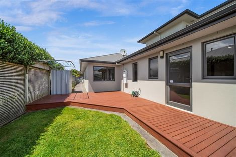 Photo of property in 9 Sampson Avenue, Waiwhakaiho, New Plymouth, 4312