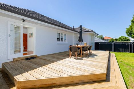 Photo of property in 4 Pitau Road, Mount Maunganui, 3116