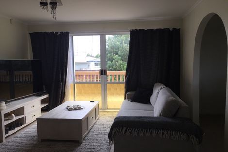 Photo of property in 18 Vera Road, Te Atatu South, Auckland, 0610