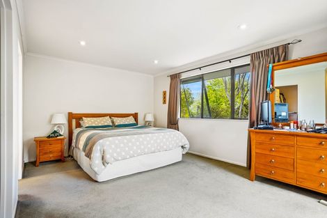 Photo of property in 34 Oakford Park Crescent, Greenhithe, Auckland, 0632