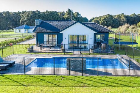 Photo of property in 63 Ohau Gravels Way, Ohau, Levin, 5570