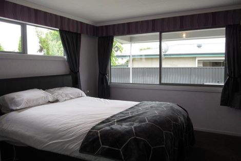 Photo of property in 17 Campbell Street, Alexandra, 9320