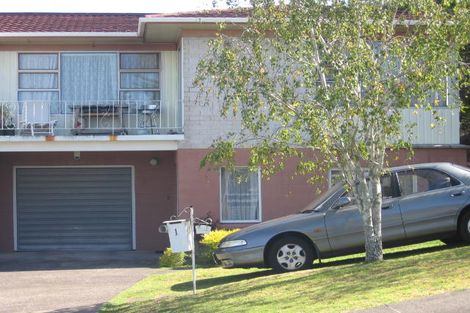 Photo of property in 1/1 Woodcote Drive, Glenfield, Auckland, 0629