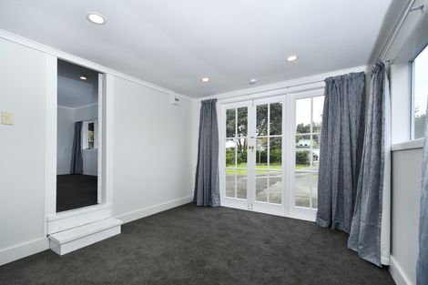 Photo of property in 1 River Road, Te Atatu Peninsula, Auckland, 0610
