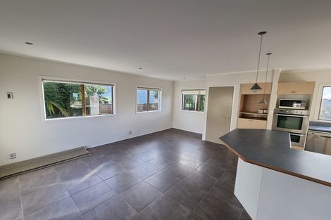 Photo of property in 31 Jellicoe Road, Murrays Bay, Auckland, 0630