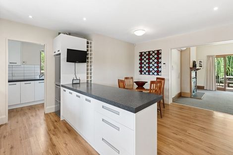 Photo of property in 6 Sandwich Road, Beckenham, Christchurch, 8023