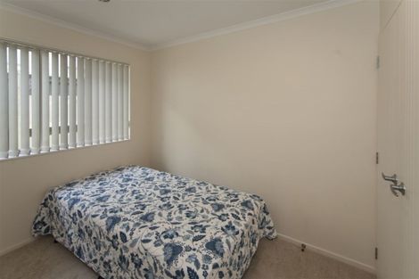 Photo of property in 106c Simpson Road, Henderson Valley, Auckland, 0614
