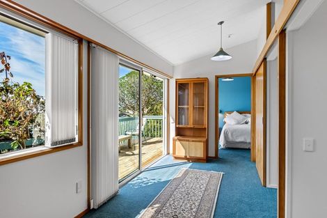 Photo of property in 30 Upper Chelverton Drive, Red Beach, 0932