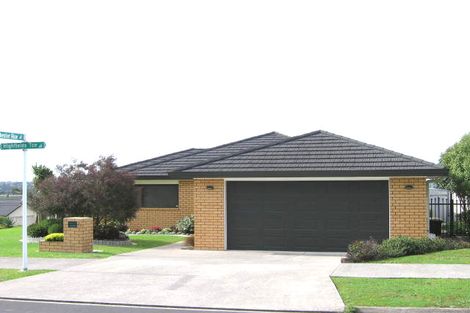 Photo of property in 15 Highfields Terrace, Henderson, Auckland, 0612