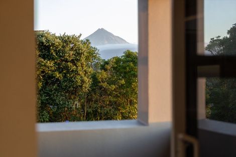 Photo of property in 33 Veale Road, Frankleigh Park, New Plymouth, 4371