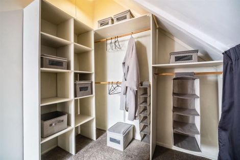 Photo of property in 2/210 Sunnynook Road, Totara Vale, Auckland, 0627