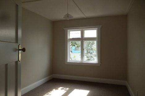 Photo of property in 20 Queens Drive, Kilbirnie, Wellington, 6022