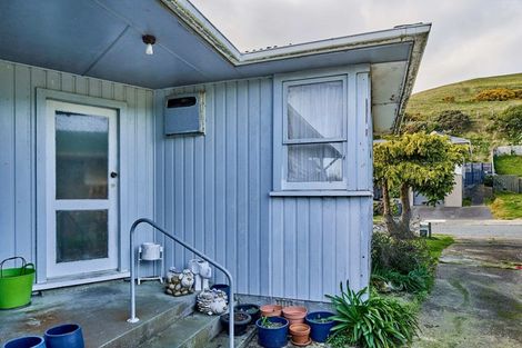 Photo of property in 6 Marne Grove, Waitangirua, Porirua, 5024