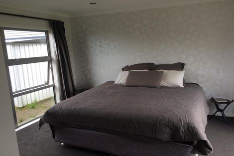 Photo of property in 83 Rosalie Terrace, Kelvin Grove, Palmerston North, 4414