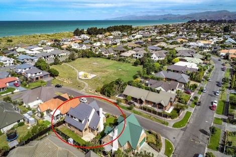 Photo of property in 1 Evenwood Place, Waimairi Beach, Christchurch, 8083
