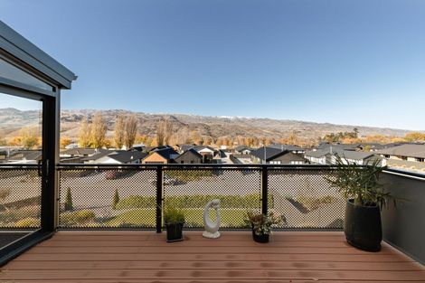 Photo of property in 45 Stratford Drive, Mount Pisa, Cromwell, 9383