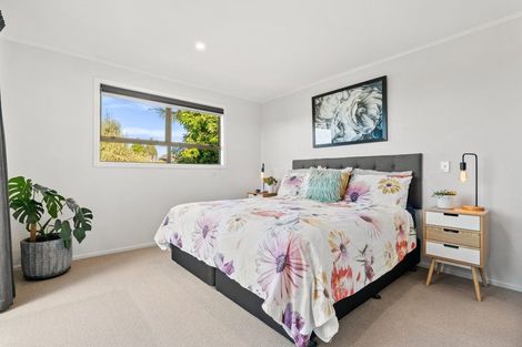 Photo of property in 9 Cromwell Place, Pukekohe, 2120