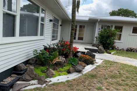 Photo of property in 148 Luckens Road, West Harbour, Auckland, 0618