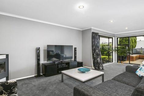 Photo of property in 1 Sunninghurst Drive, Fairfield, Dunedin, 9018