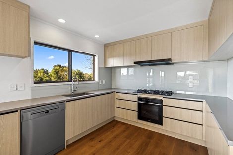 Photo of property in 13 Tarahanga Street, Northcote, Auckland, 0627