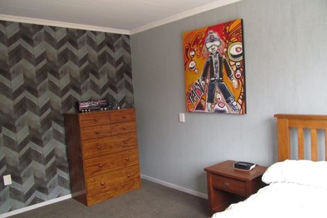 Photo of property in 17 Campbell Street, Alexandra, 9320