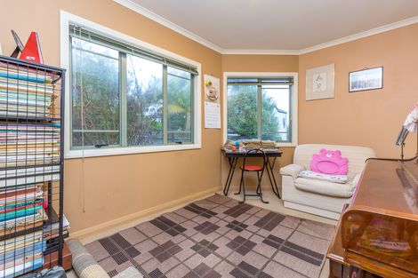 Photo of property in 2/360 East Coast Road, Sunnynook, Auckland, 0630