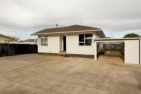 Photo of property in 2/37 John Walker Drive, Manurewa, Auckland, 2102
