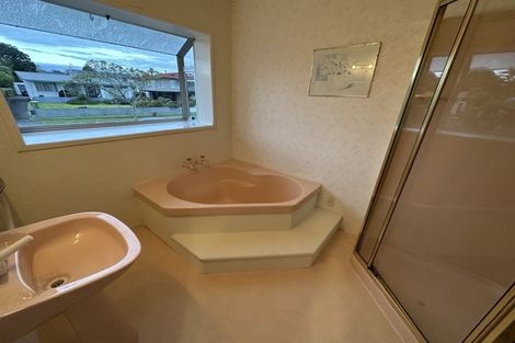 Photo of property in 95 Fisher Parade, Sunnyhills, Auckland, 2010