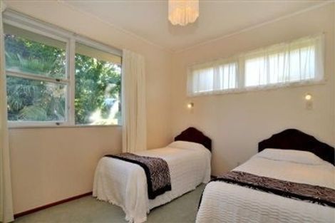 Photo of property in 10 Martin Crescent, Northcote, Auckland, 0627