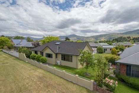Photo of property in 37 Cairnmuir Crescent, Cromwell, 9310