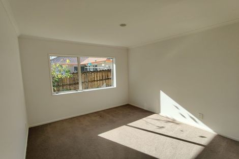 Photo of property in 244 Cascades Road, Botany Downs, Auckland, 2010