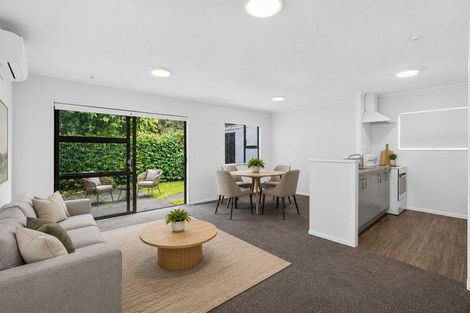Photo of property in 2/22 Great South Road, Papakura, 2110