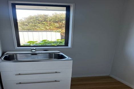 Photo of property in 41 Lavelle Road, Henderson, Auckland, 0612