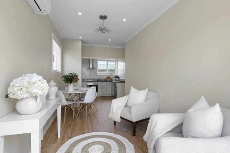Photo of property in 16 Epsom Road, Sockburn, Christchurch, 8042
