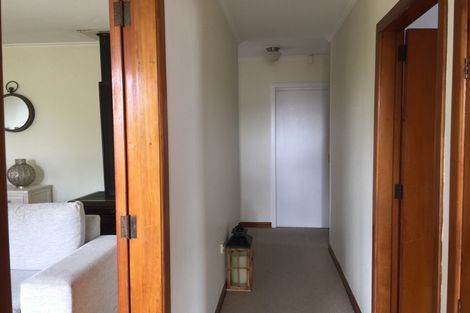 Photo of property in 18 Vera Road, Te Atatu South, Auckland, 0610